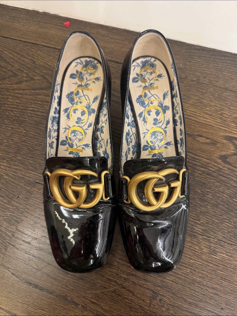 Gucci Black Patent Leather Loafers with Gold Double G - Picture 4 of 4